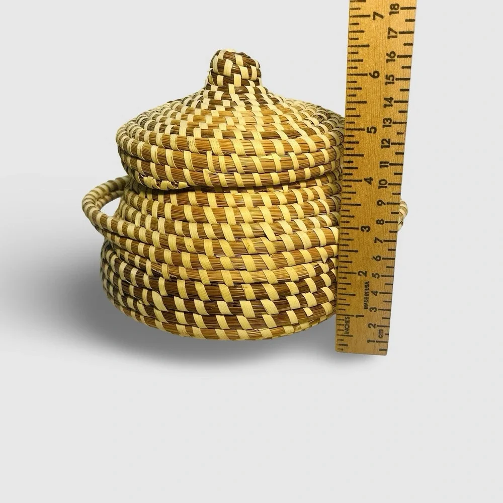 Vintage Charleston Gullah Sweetgrass Lidded Basket Handles Attached Lid 6.5x9in‎